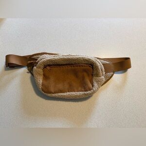 Sherpa belt bag